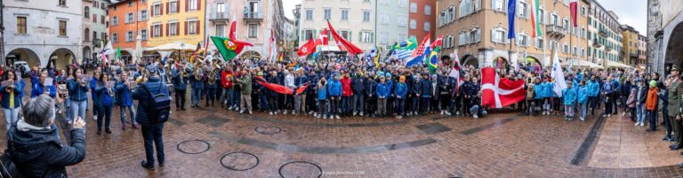The parade of a thousand through the streets of Riva opens the 42nd Garda Optimist Meeting